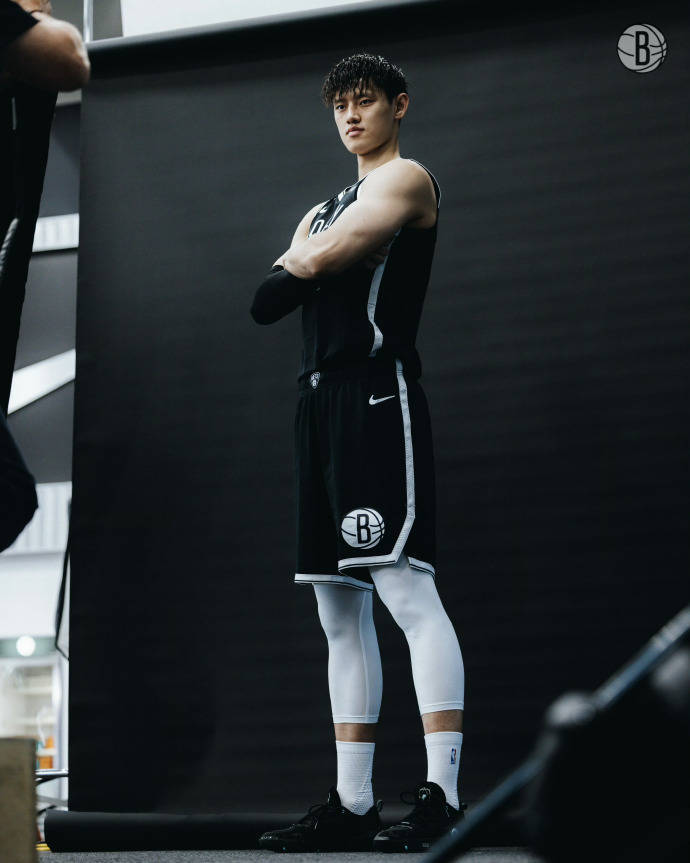 曾凡博:必须继续努力 为亚洲人打破刻板印象