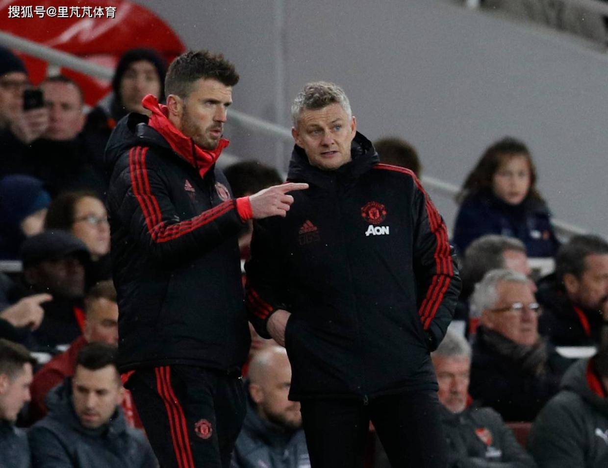 一日英超动向：多个名宿竞争曼联临时主帅，罗塞尼尔想要称兄道弟
